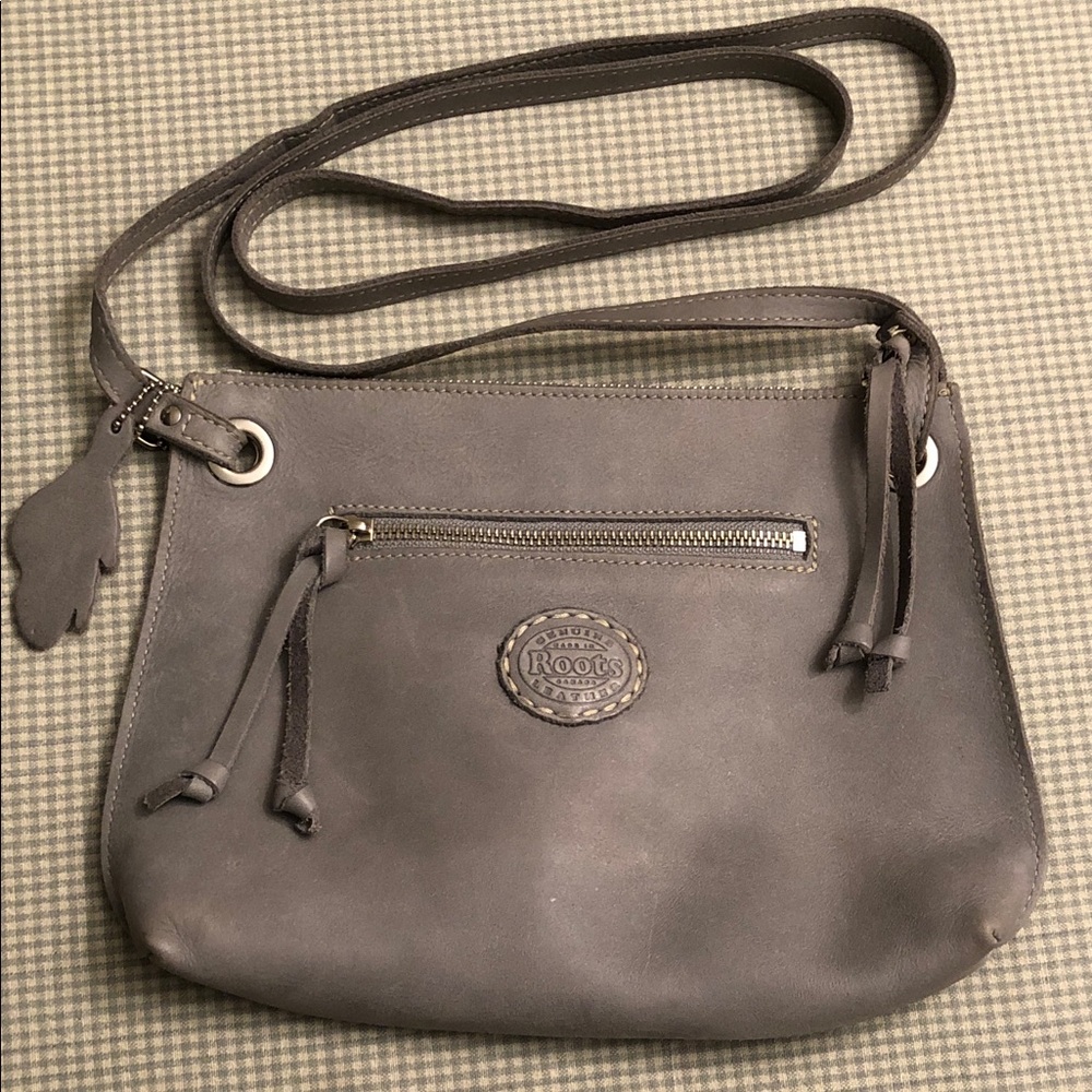 Vintage ROOTS Grey Leather Crossbody Bag Tassel Zips logo & beaver emblem #1244